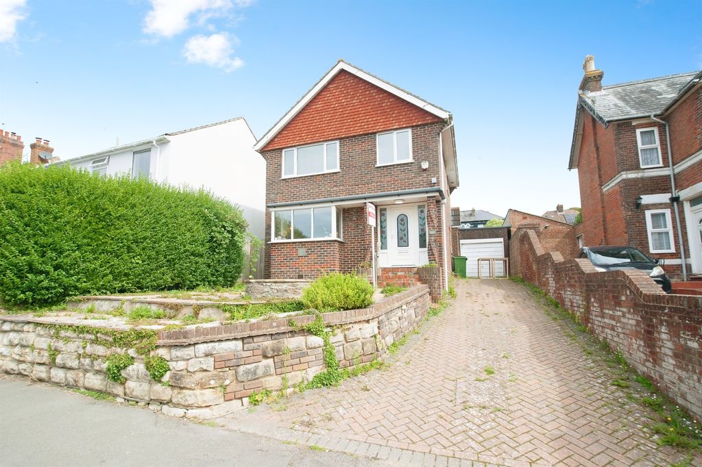 Property photo 1 of 14