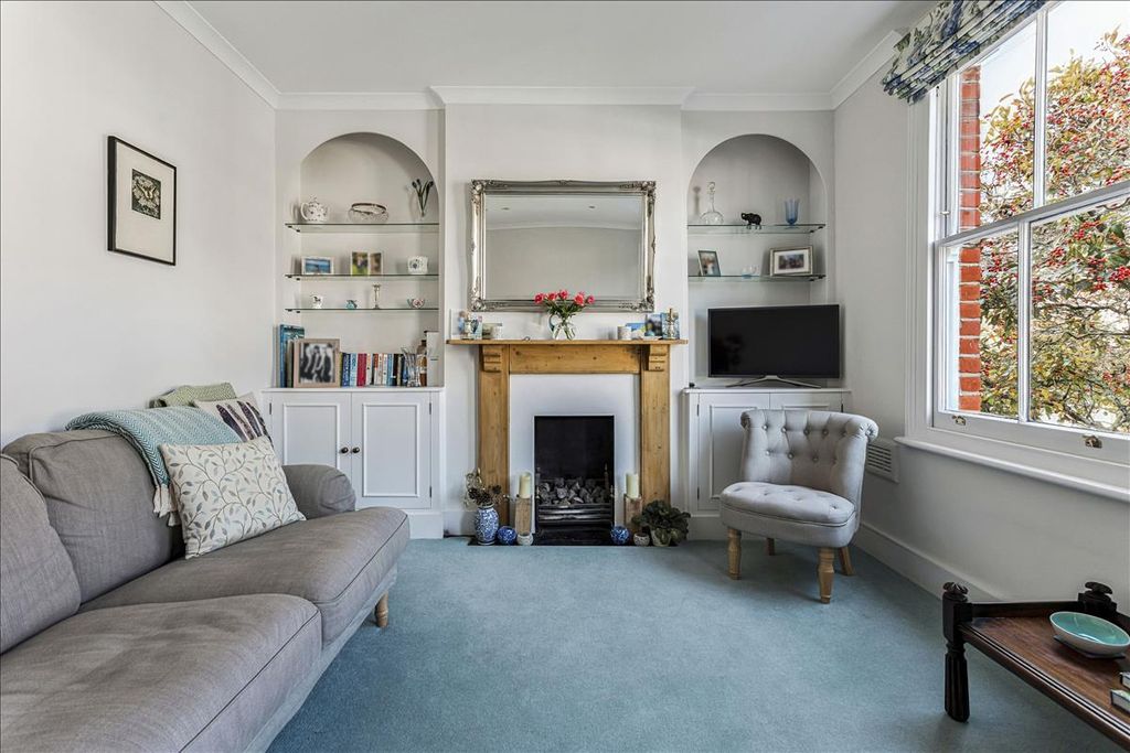 Property photo 3 of 12