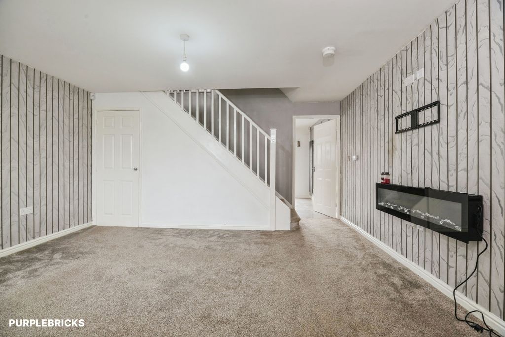 Property photo 3 of 25