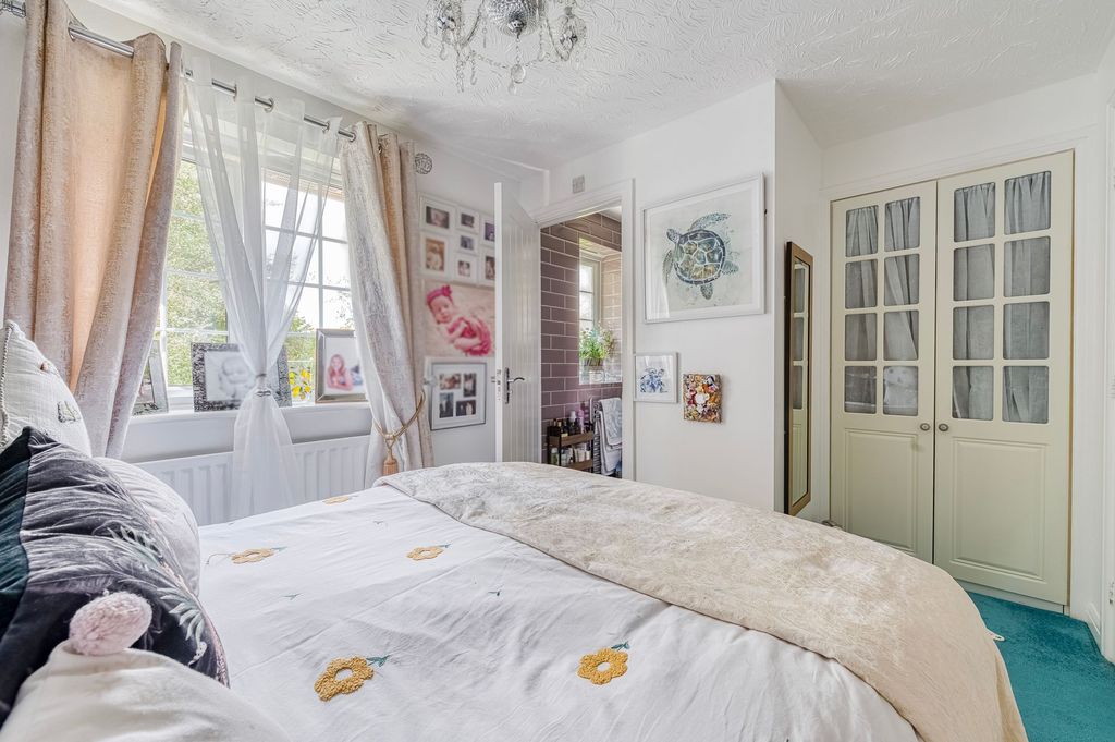 Property photo 3 of 18