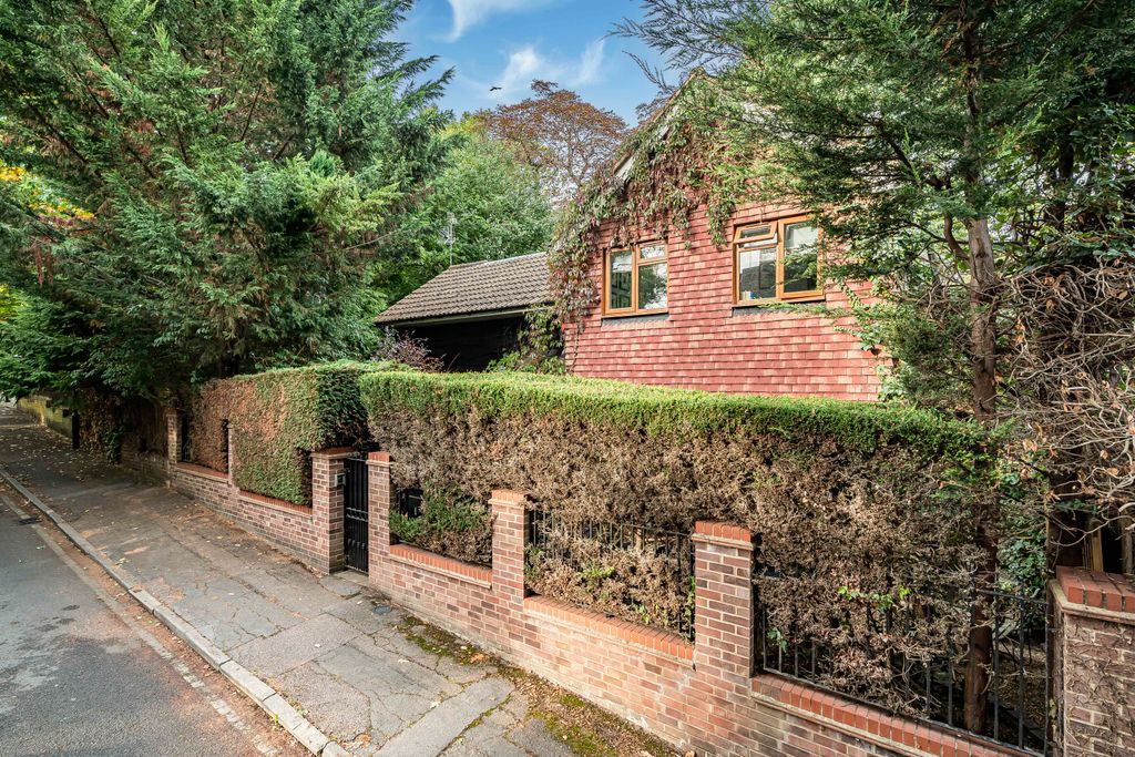 Property photo 1 of 43