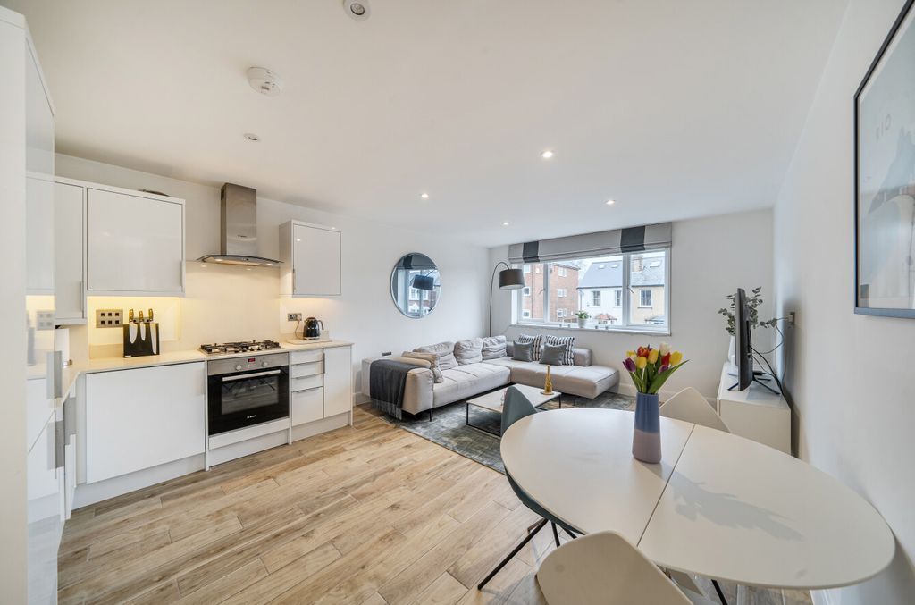 Property photo 2 of 14 1402244-10-6973B0...