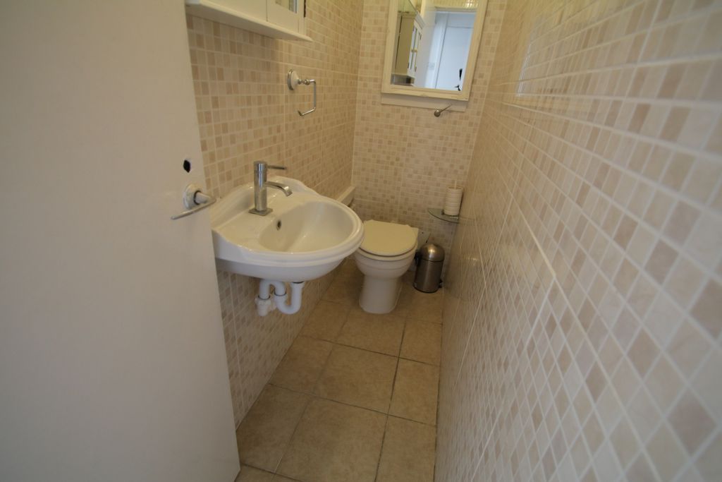 Property photo 3 of 6 Photo 4