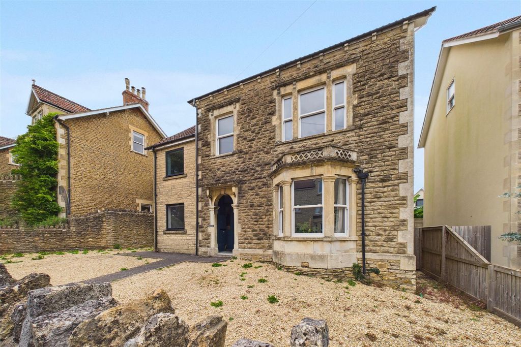 Property photo 3 of 59 44 Nunney Road, Frome, Somerset BA11 4Le | Freehol