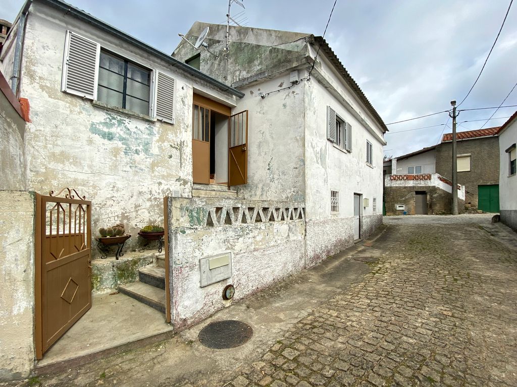 Property photo 1 of 42