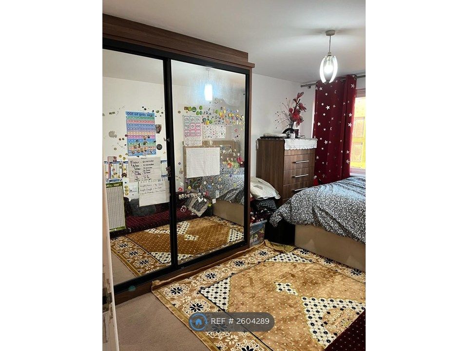 Property photo 1 of 8 Bedroom
