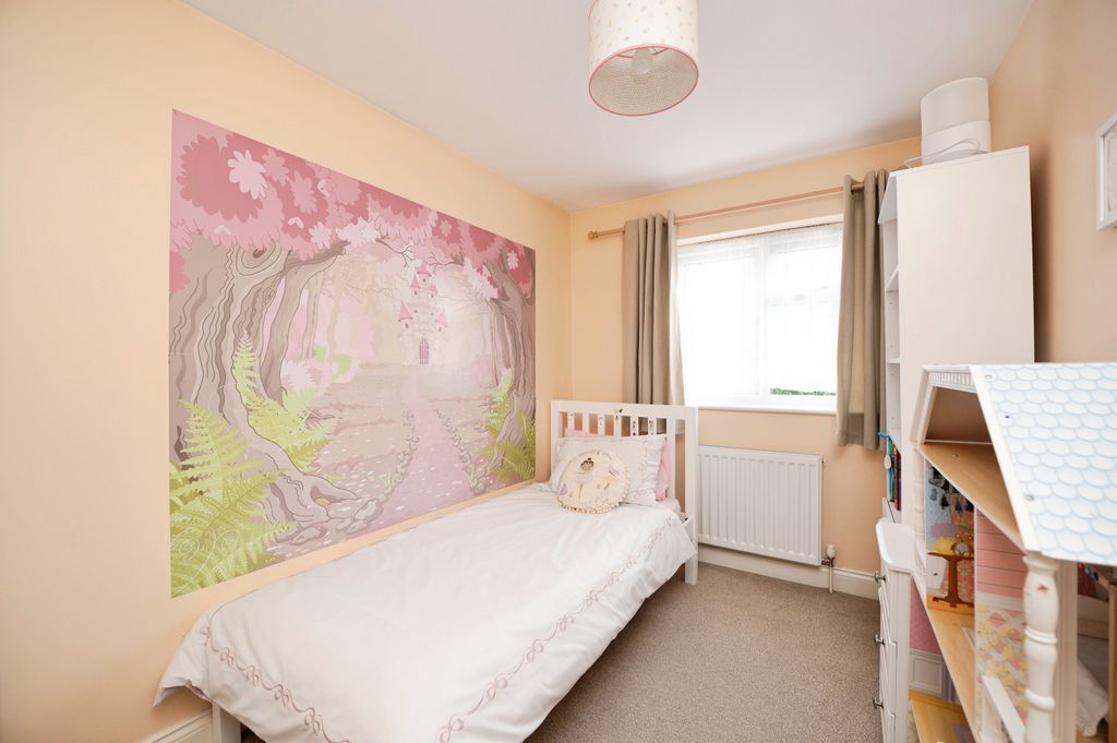 Additional image 17 of 3 bed detached house for saleSpinney Close, Rainham RM13