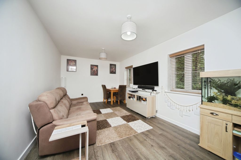 Property photo 3 of 13 Photo
