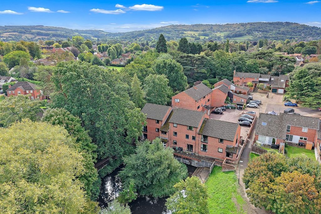 Property photo 1 of 14 2-Bed-Flat-Charlton-Kings (3).Jpg