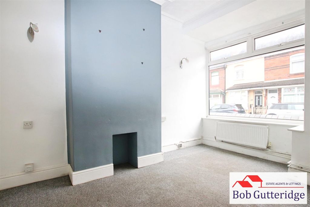 Property photo 2 of 15 Lounge