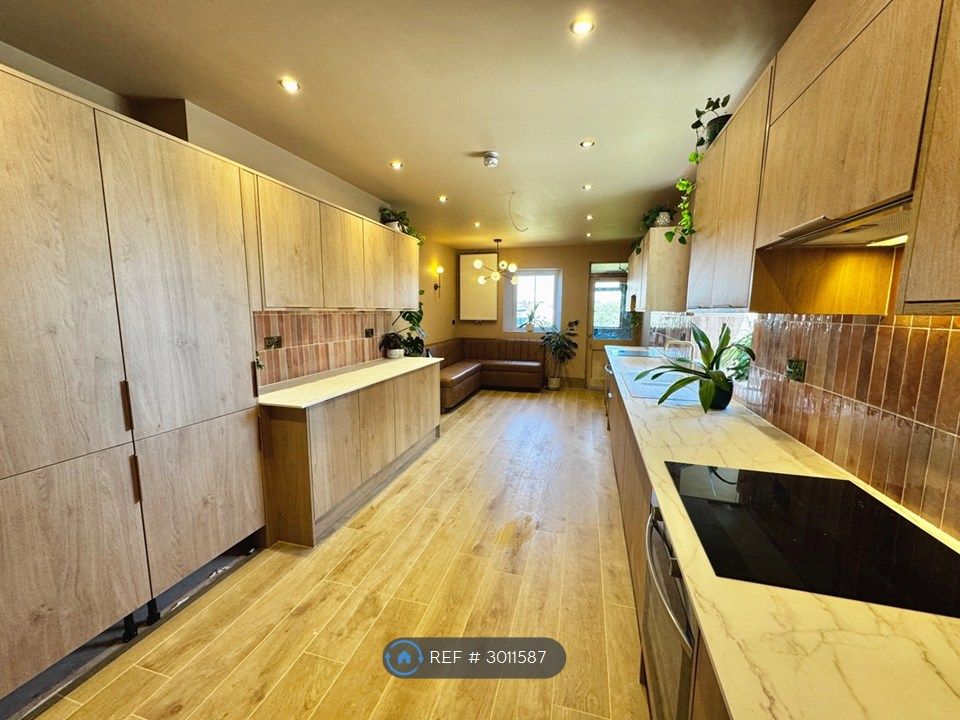 Property photo 2 of 13 Communal Kitchen