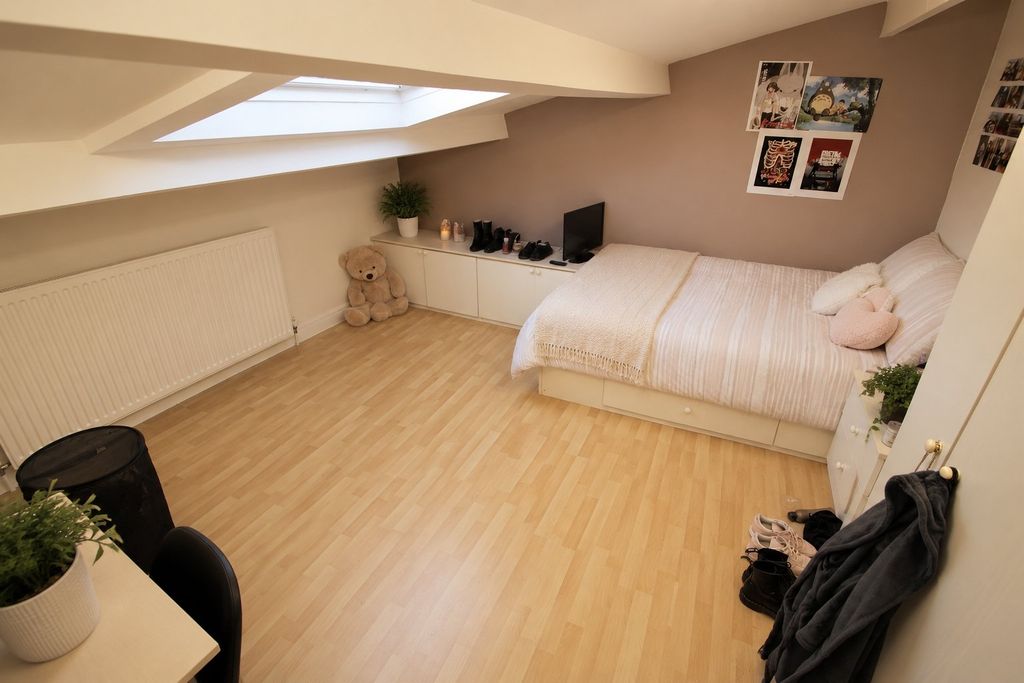 Property photo 3 of 7 Picture No. 10