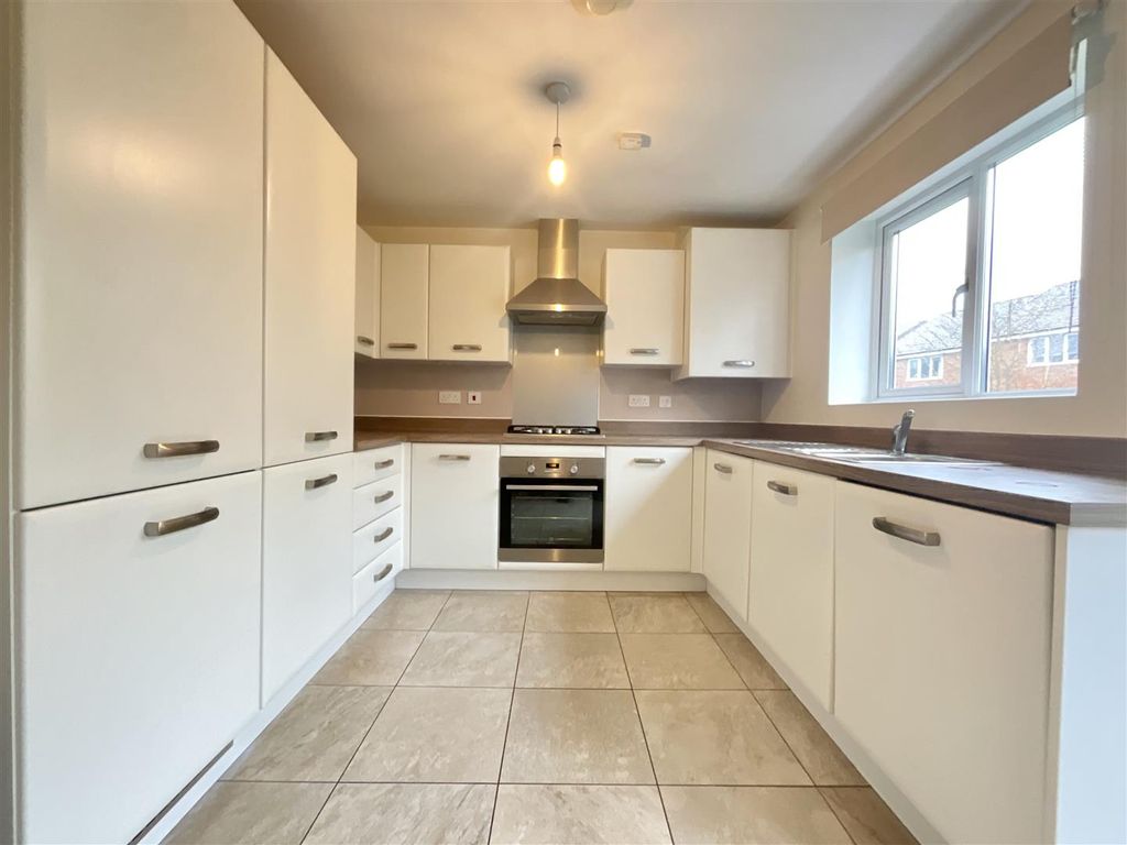 Property photo 2 of 14 Kitchen / Diner