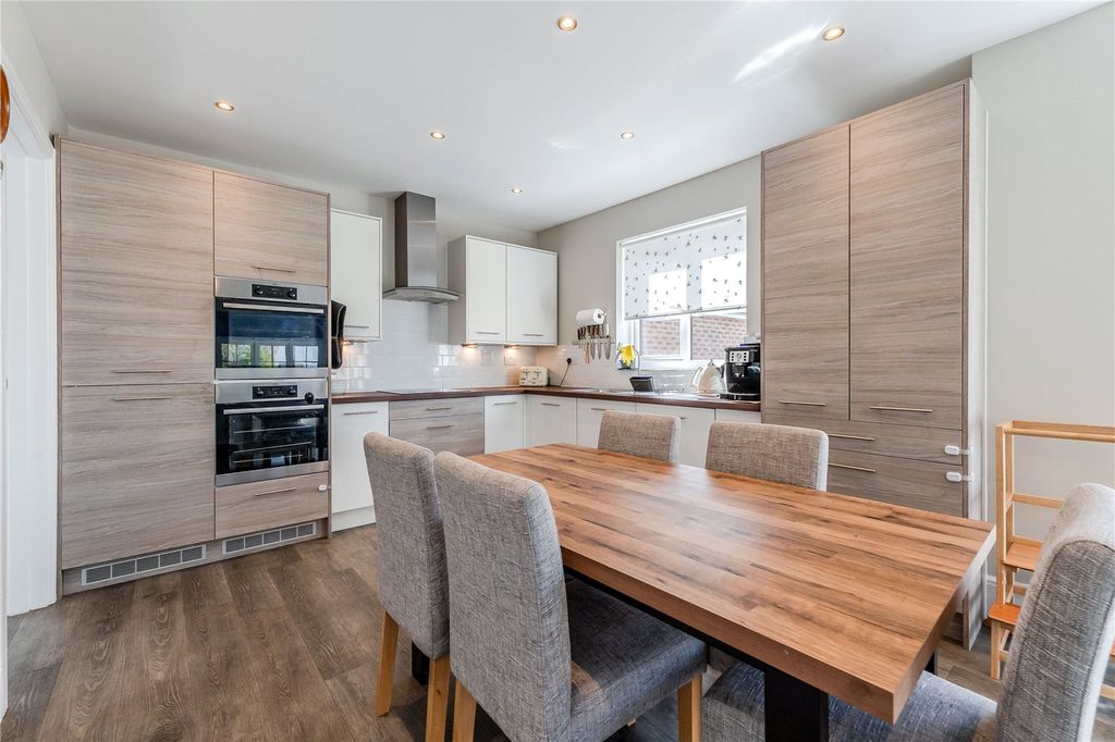 Property photo 3 of 21 Picture No. 14