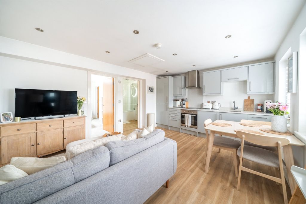 Property photo 3 of 14 Picture No. 06