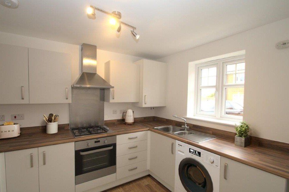 Property photo 2 of 7 Kitchen