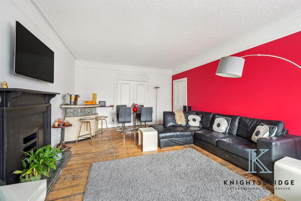 Property photo 3 of 12 Sitting Room