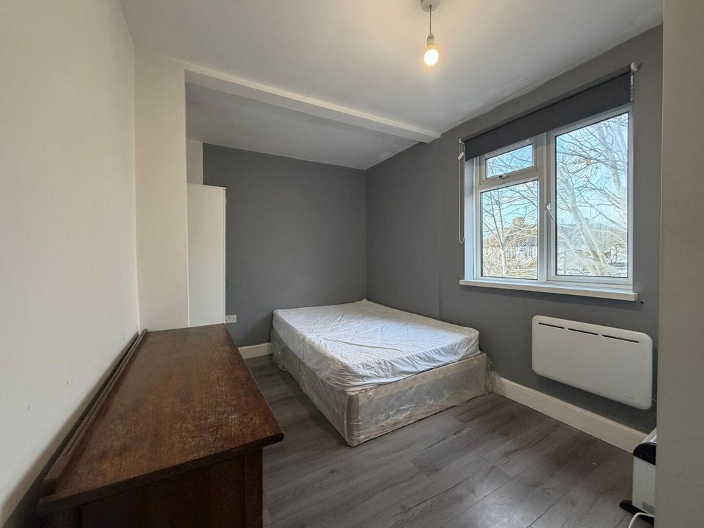 Property photo 3 of 23 Bedroom