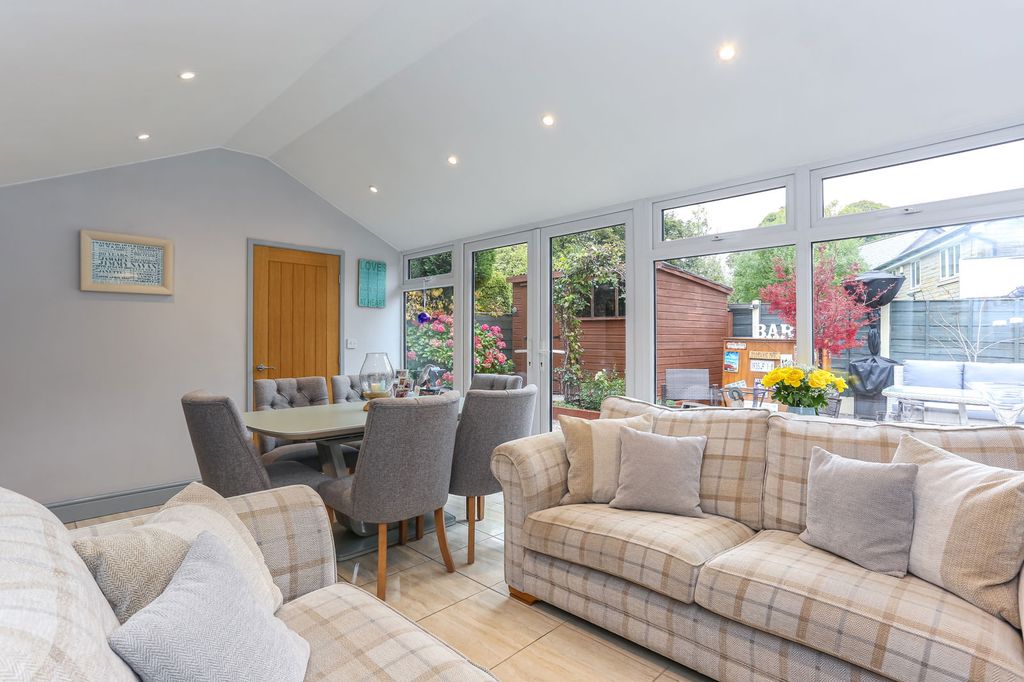 Property photo 3 of 38