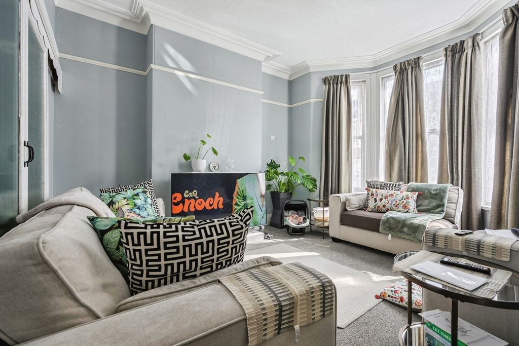 Property photo 2 of 17 Pbox-Img.Jpg