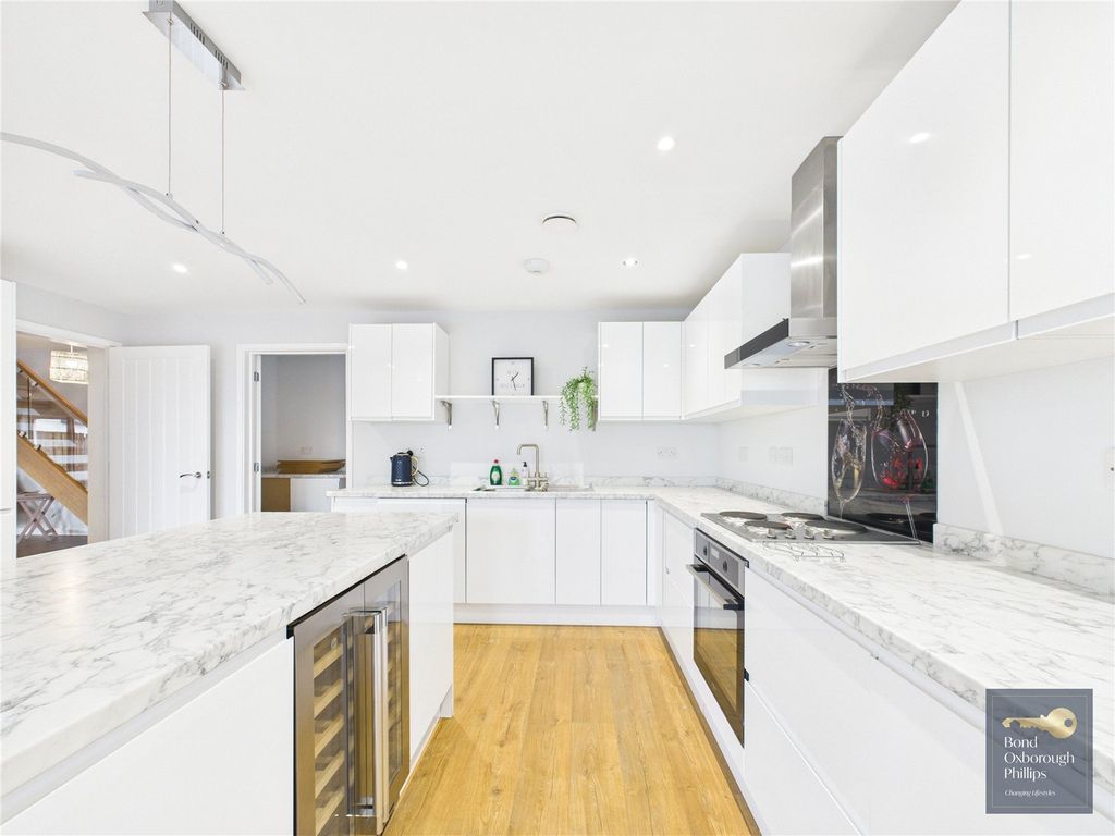 Property photo 2 of 26 Picture No. 22