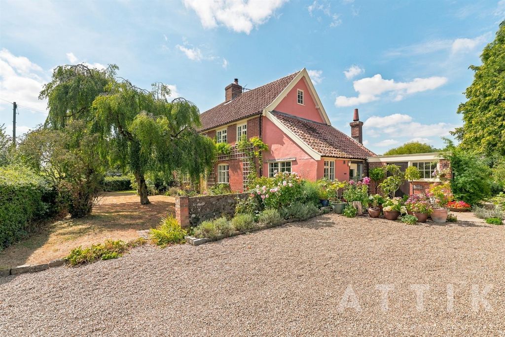 Property photo 1 of 58 Red_Barton_003.Jpg