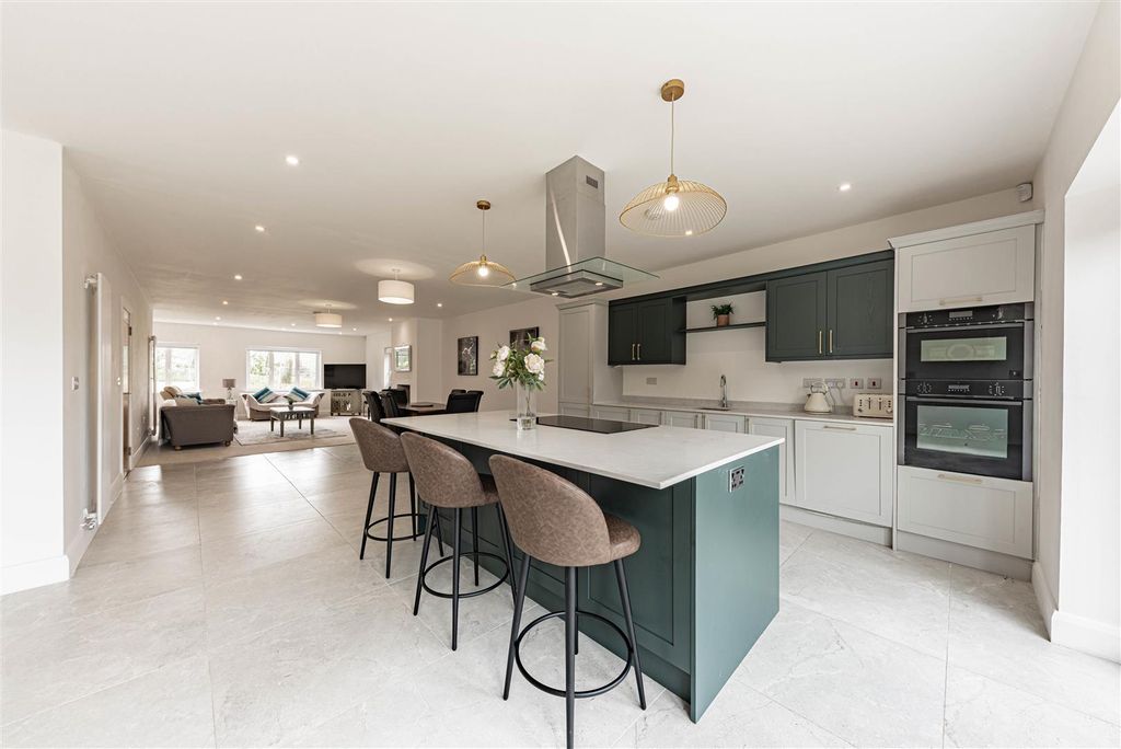 Property photo 3 of 31 L J Imaging-32.Jpg