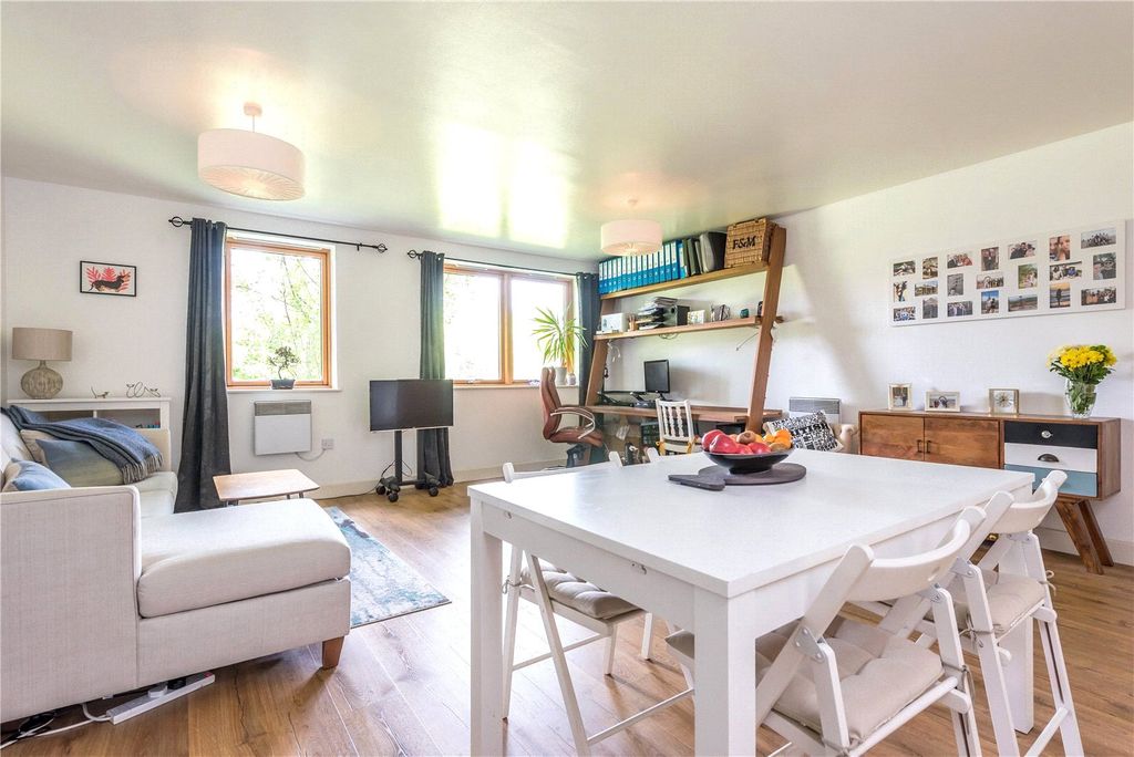 Property photo 1 of 8 Reception Room