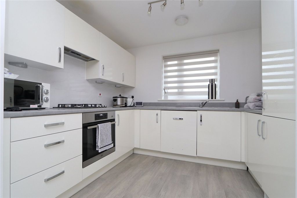 Property photo 3 of 13 Picture No. 10