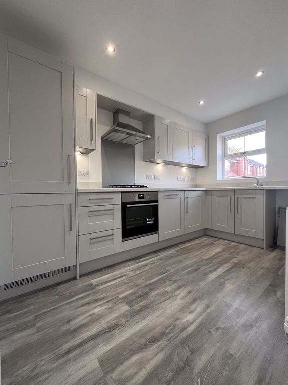 Property photo 3 of 6 Photo 5