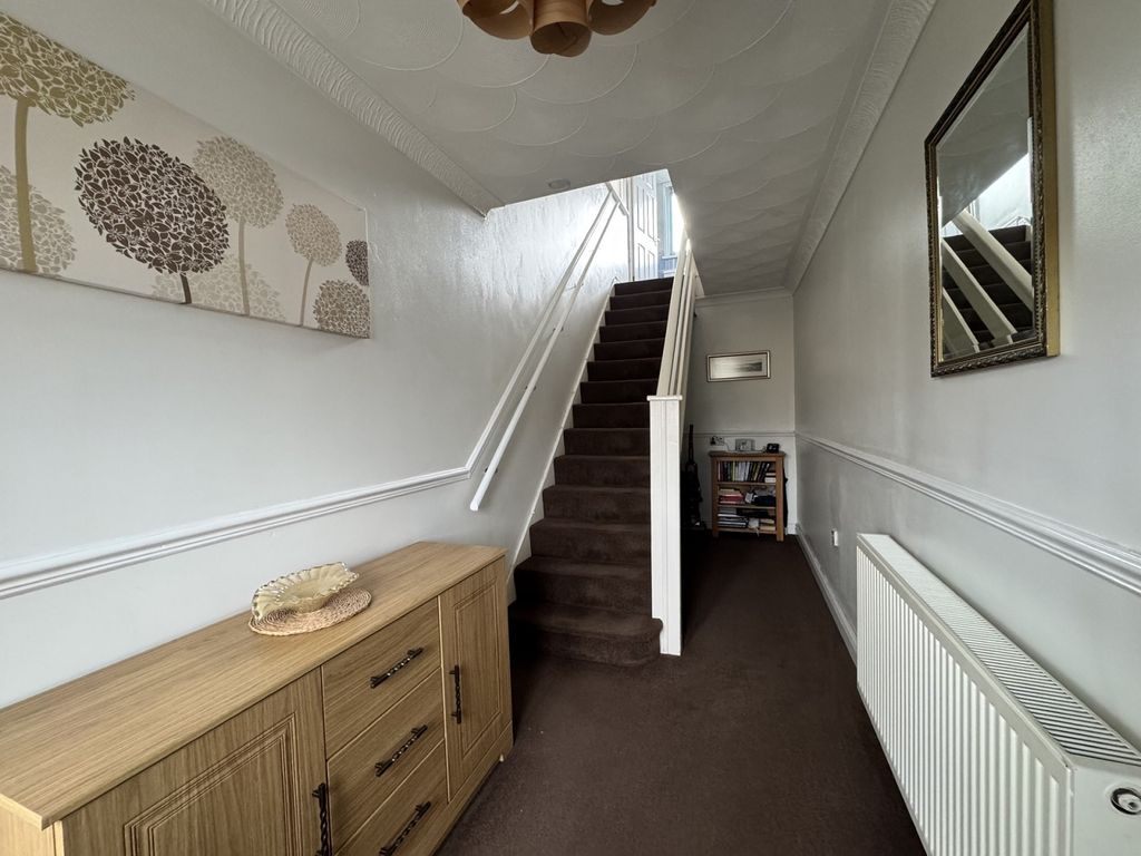 Property photo 2 of 27 Hallway