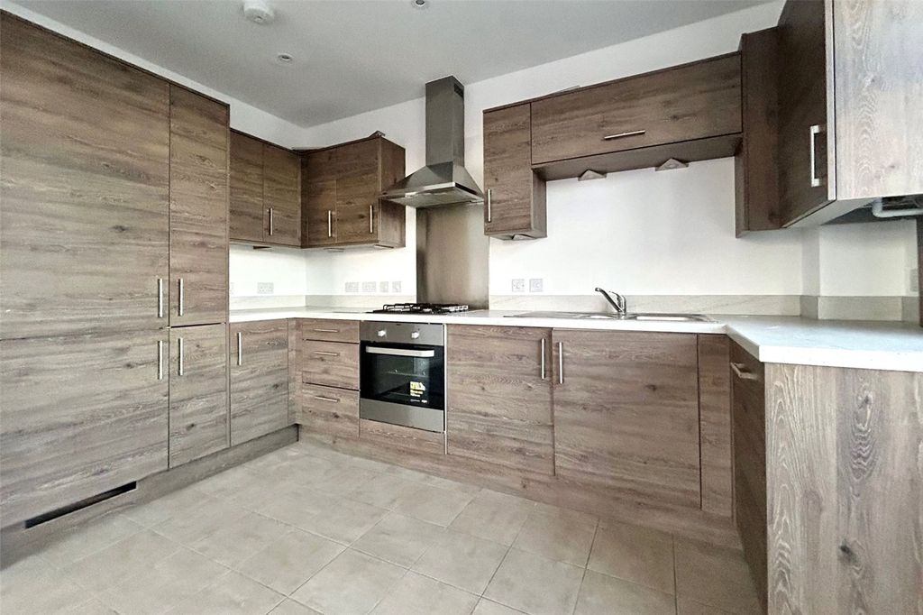 Property photo 2 of 7 Picture No. 10