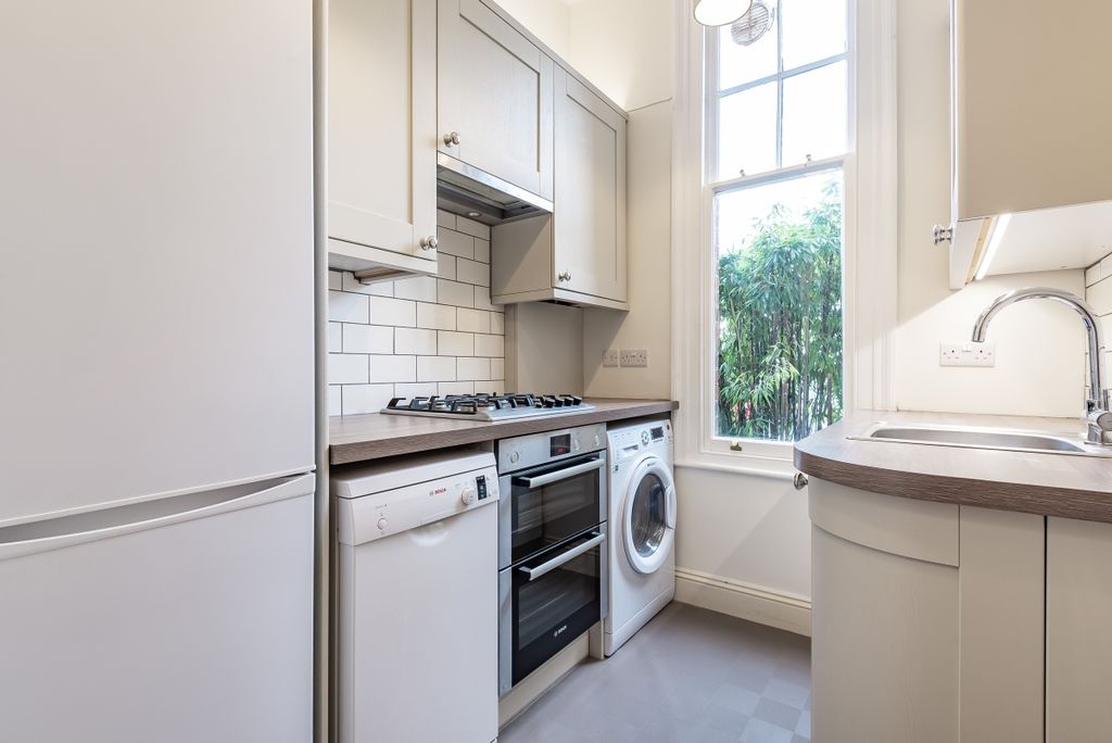 Property photo 1 of 7 795523 (2)