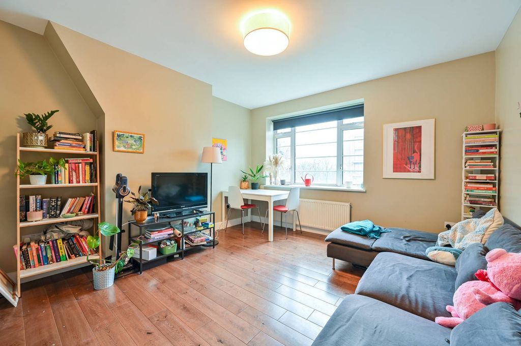 Property photo 2 of 9