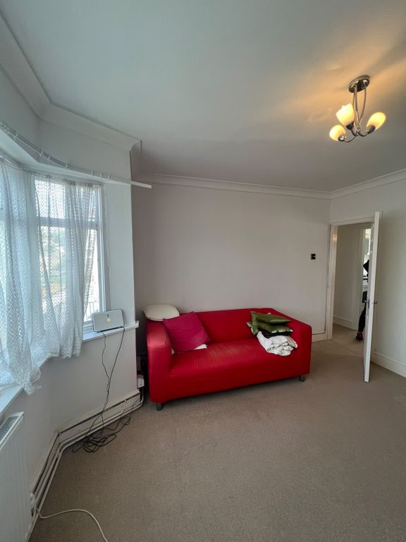 Property photo 3 of 7