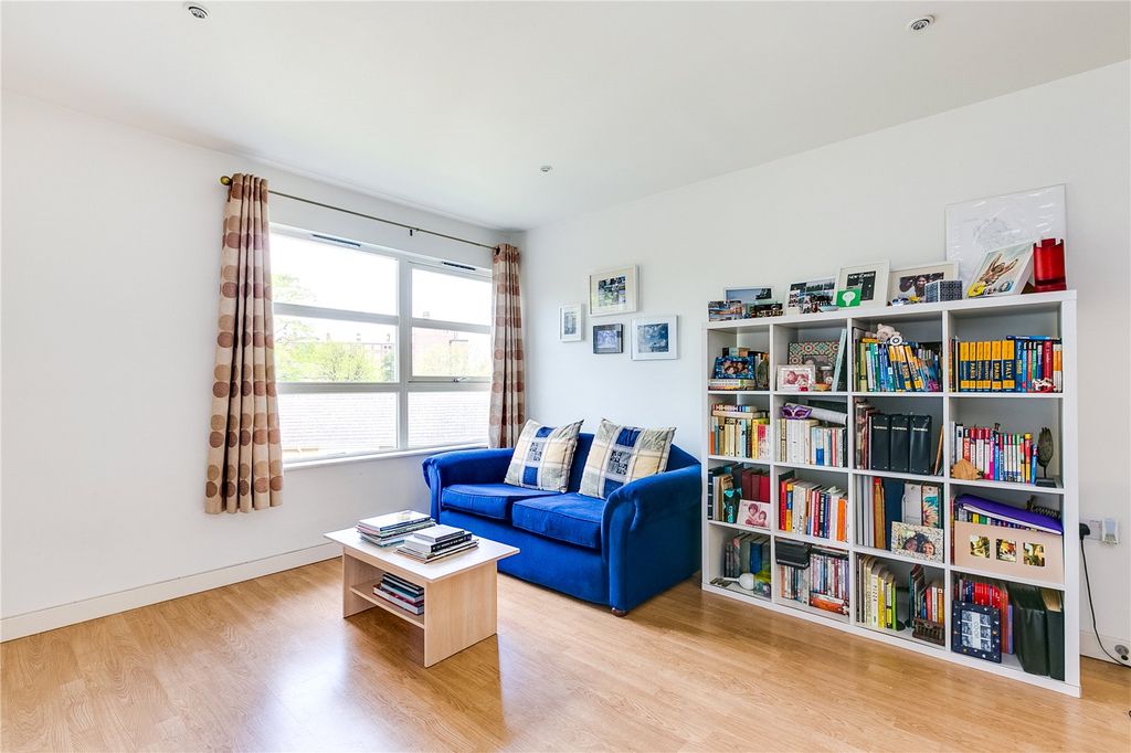 Property photo 2 of 7