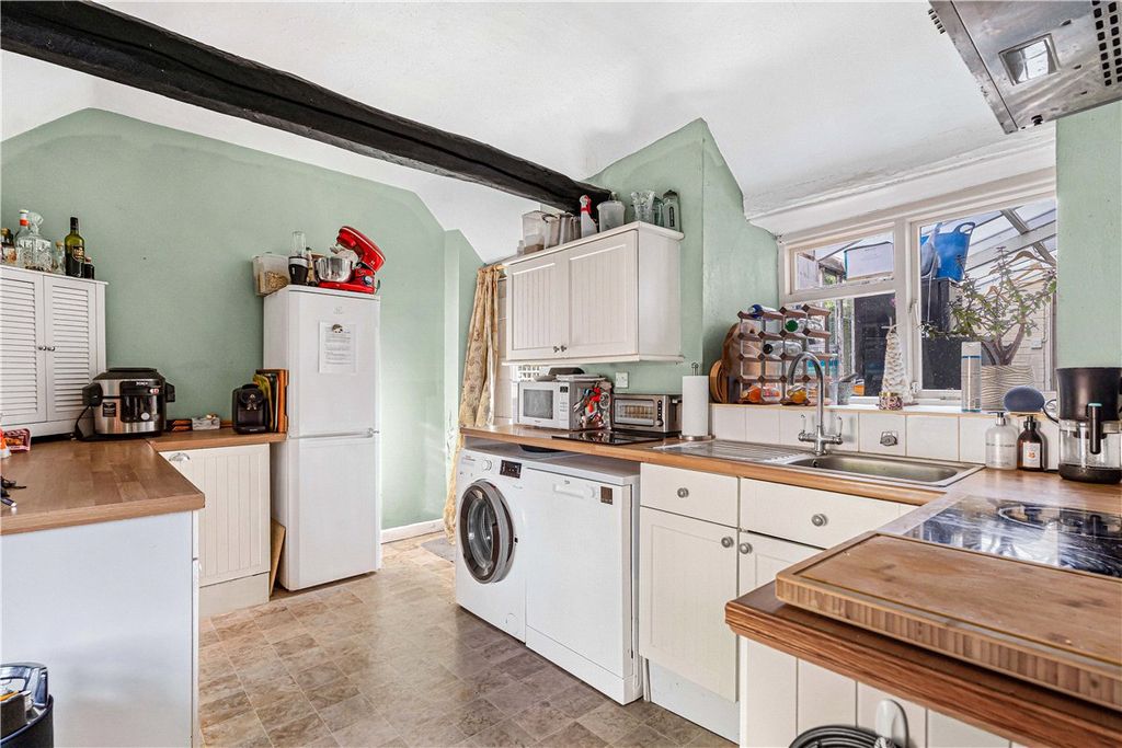 Property photo 3 of 20 Kitchen