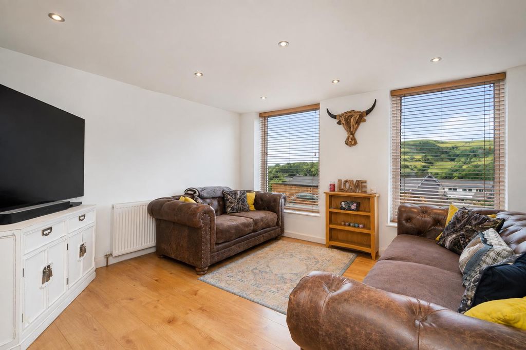 Property photo 3 of 49 3.Jpg