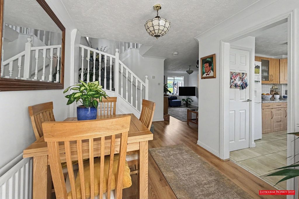 Property photo 3 of 25