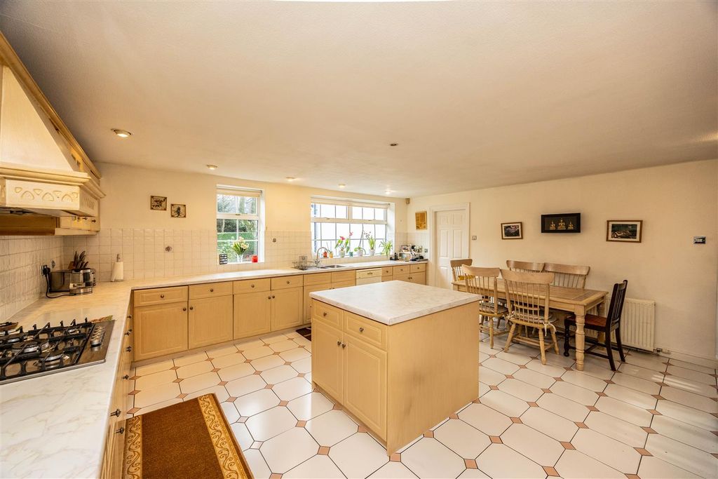 Additional image 22 of 4 bed property for saleWoodside Road, Huddersfield HD4