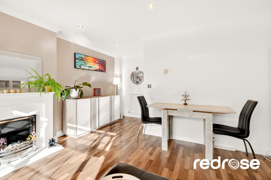 Property photo 3 of 16 Web_39 Main St-25