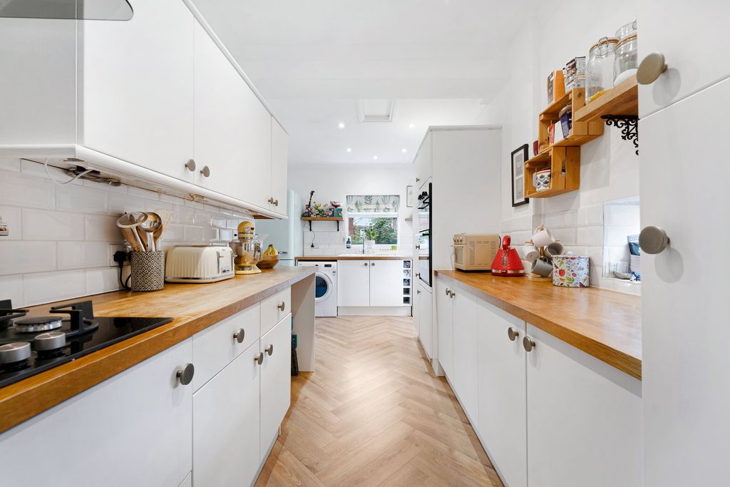 Property photo 2 of 52