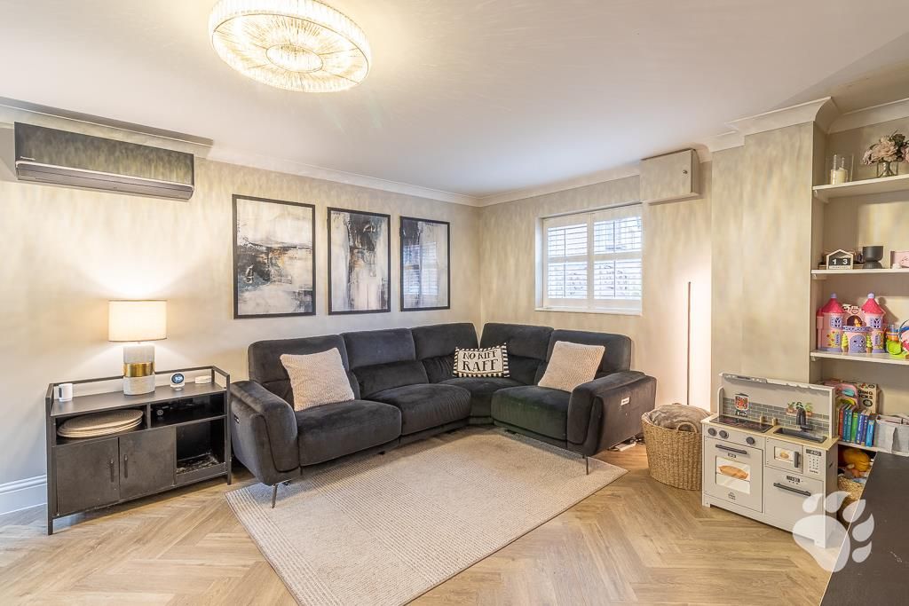 Property photo 3 of 26 Lounge/Diner