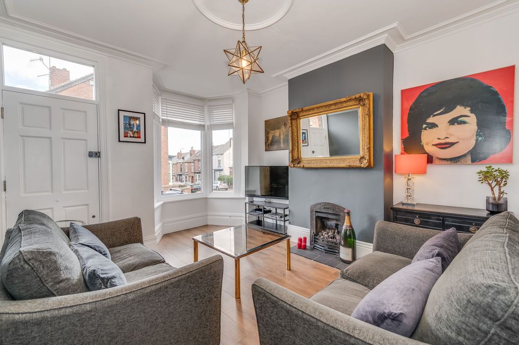 Property photo 2 of 20