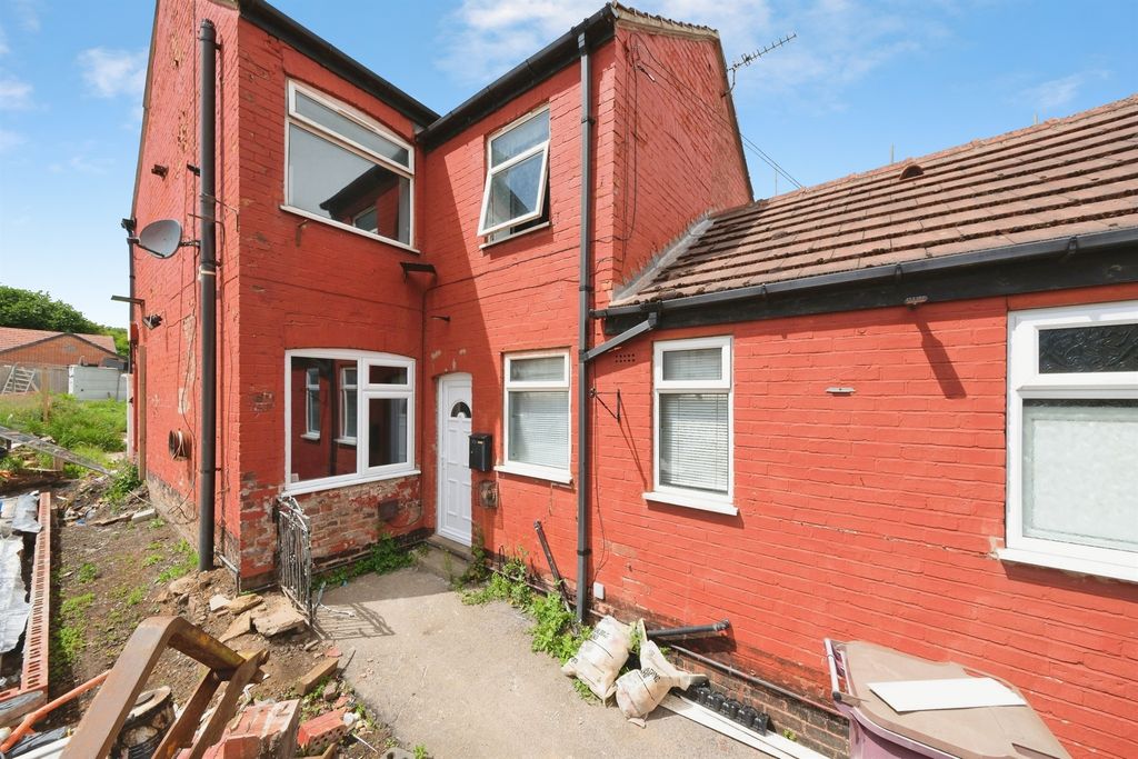 Property photo 1 of 18