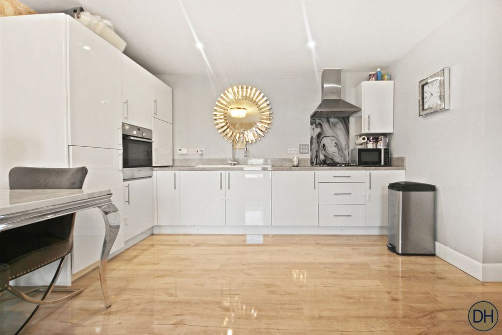 Property photo 2 of 10 Blenheim Square