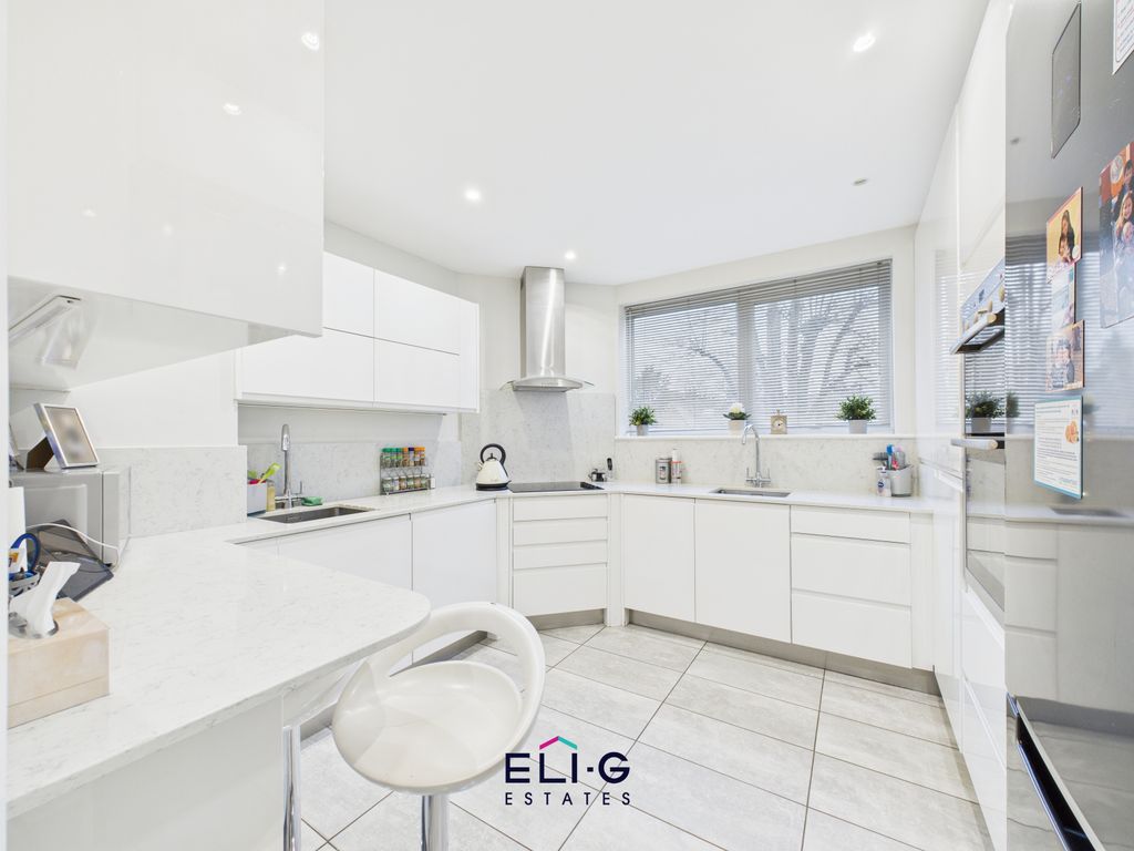 Property photo 3 of 14 Gallery