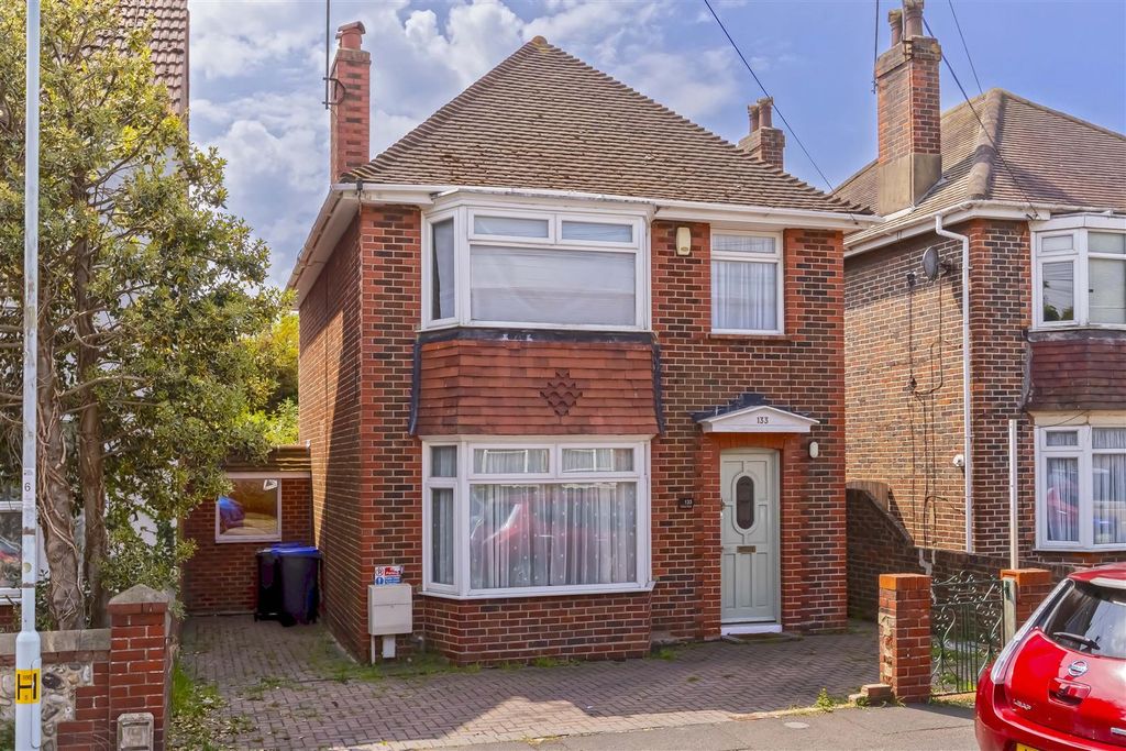 Property photo 1 of 17 Pavillion Rd_18.Jpg