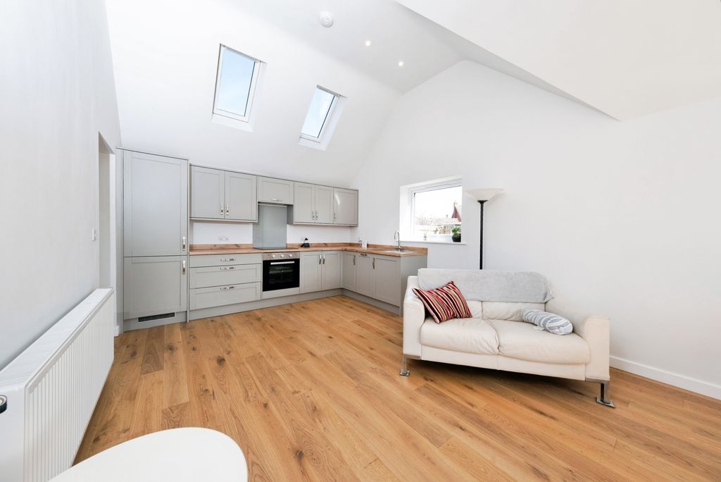 Property photo 2 of 15 Pbox-Img.Jpg