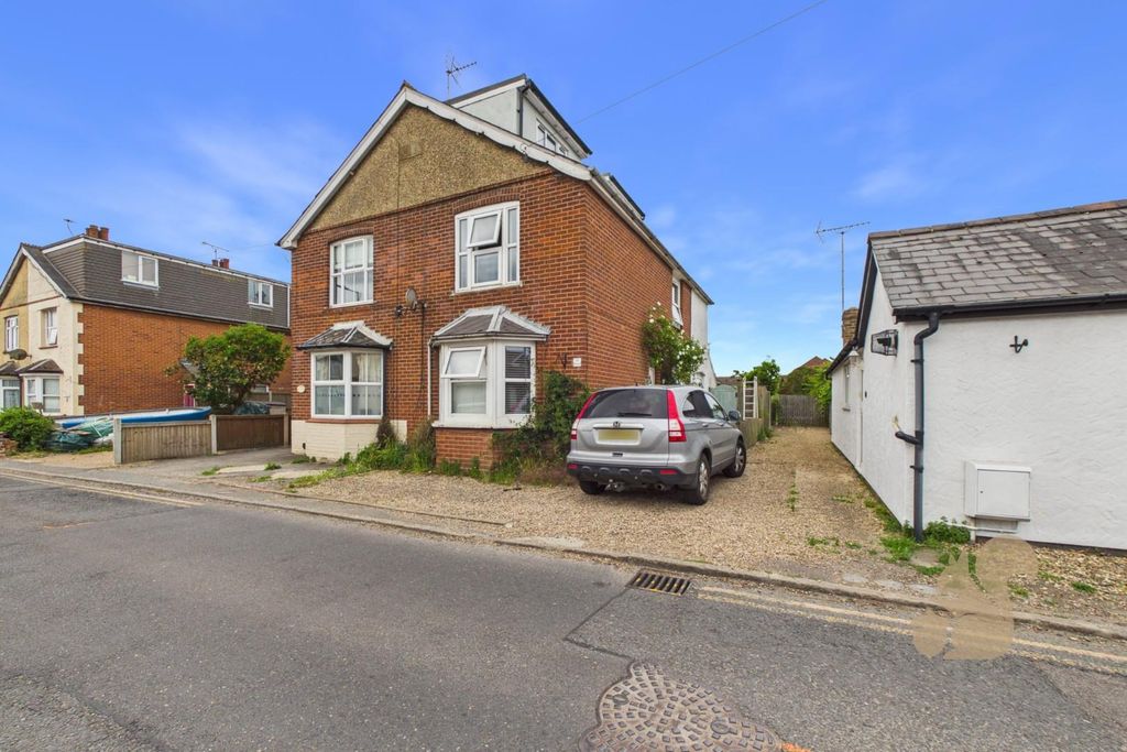 Property photo 1 of 25 Cam03877G0-Pr0372-Still026.Jpg